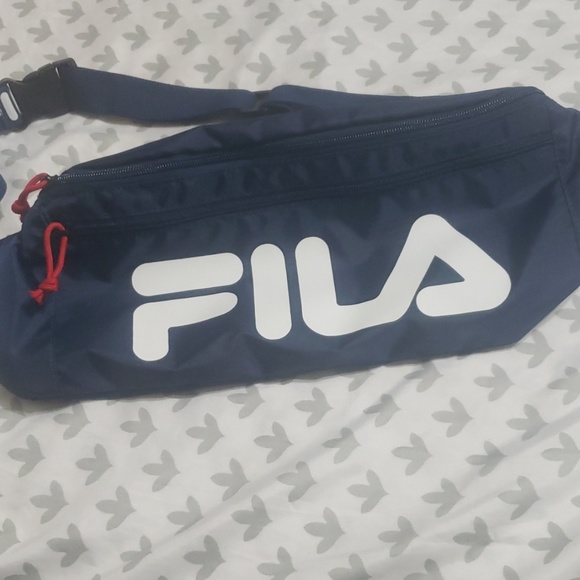 fila xl fanny pack